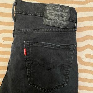 Black men’s Levi’s 511